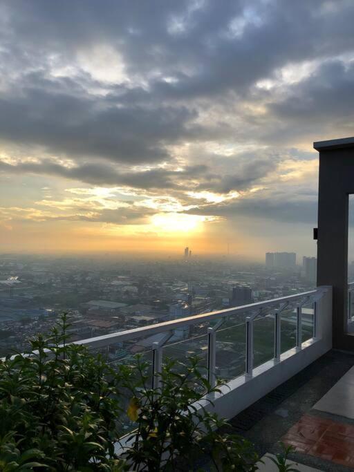 The Celandine By Dmci Homes Caloocan Exteriér fotografie